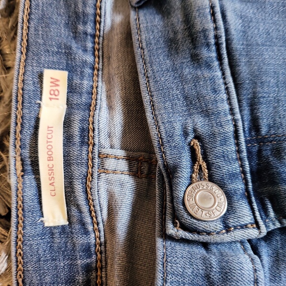 LEVIS Classic Bootcut Sz 18W - Picture 4 of 5